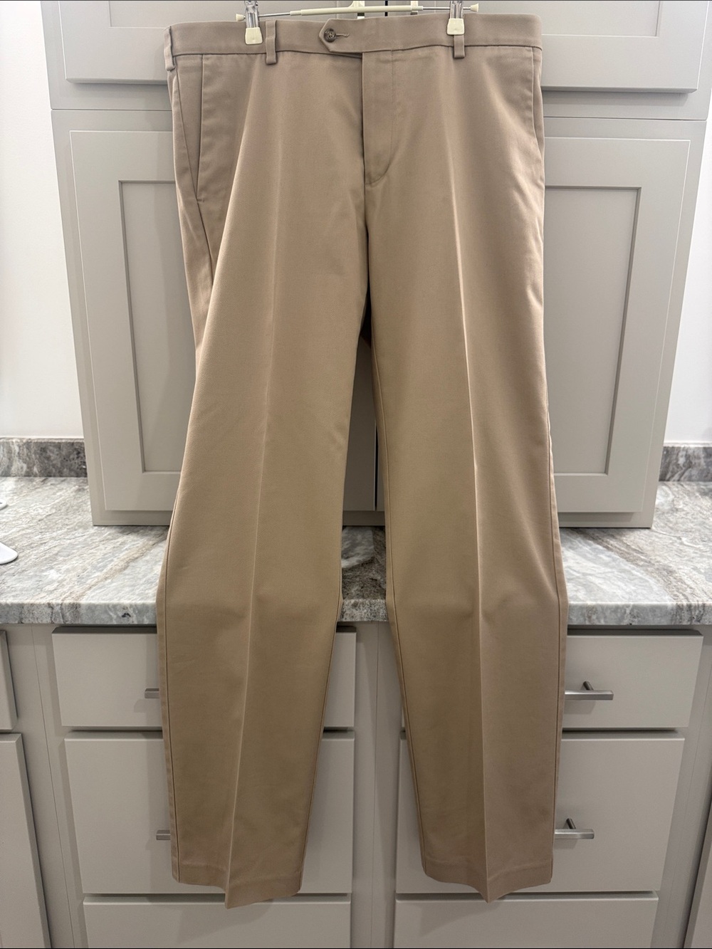 Roundtree & Yorke Classic Straight Khaki Chinos